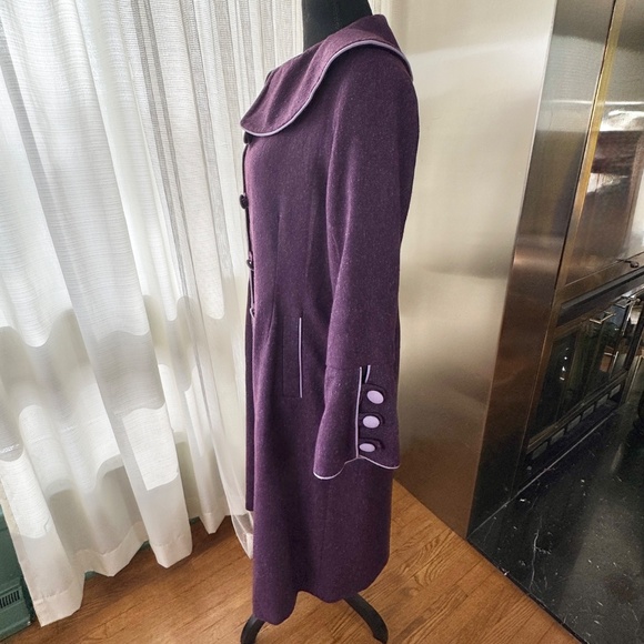 Vintage 60s coat, plum purple, lavender trim & buttons, Mod fall spring, 12/14 - Picture 7 of 12